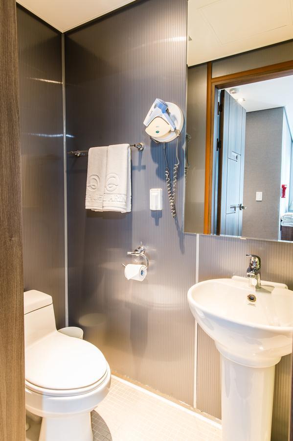 Hotel Arinus Shinchon Seoul Bagian luar foto