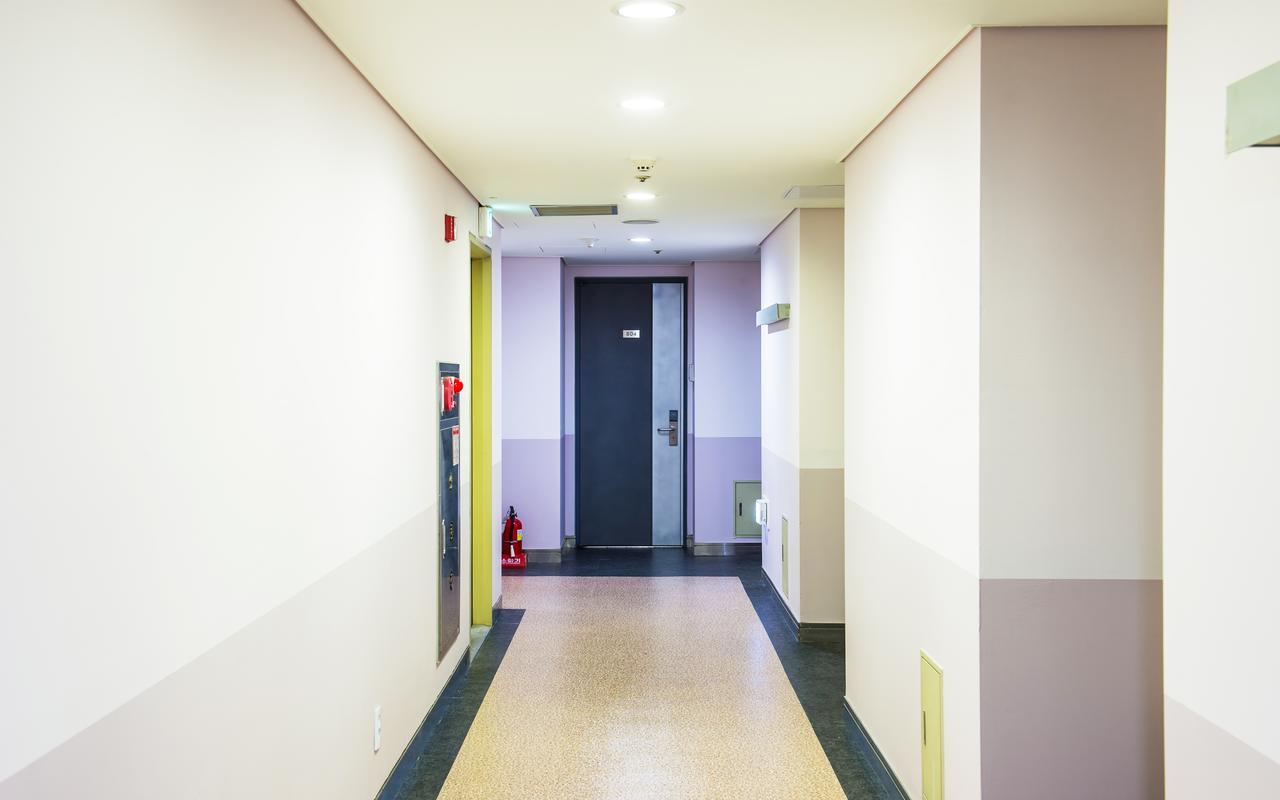 Hotel Arinus Shinchon Seoul Bagian luar foto