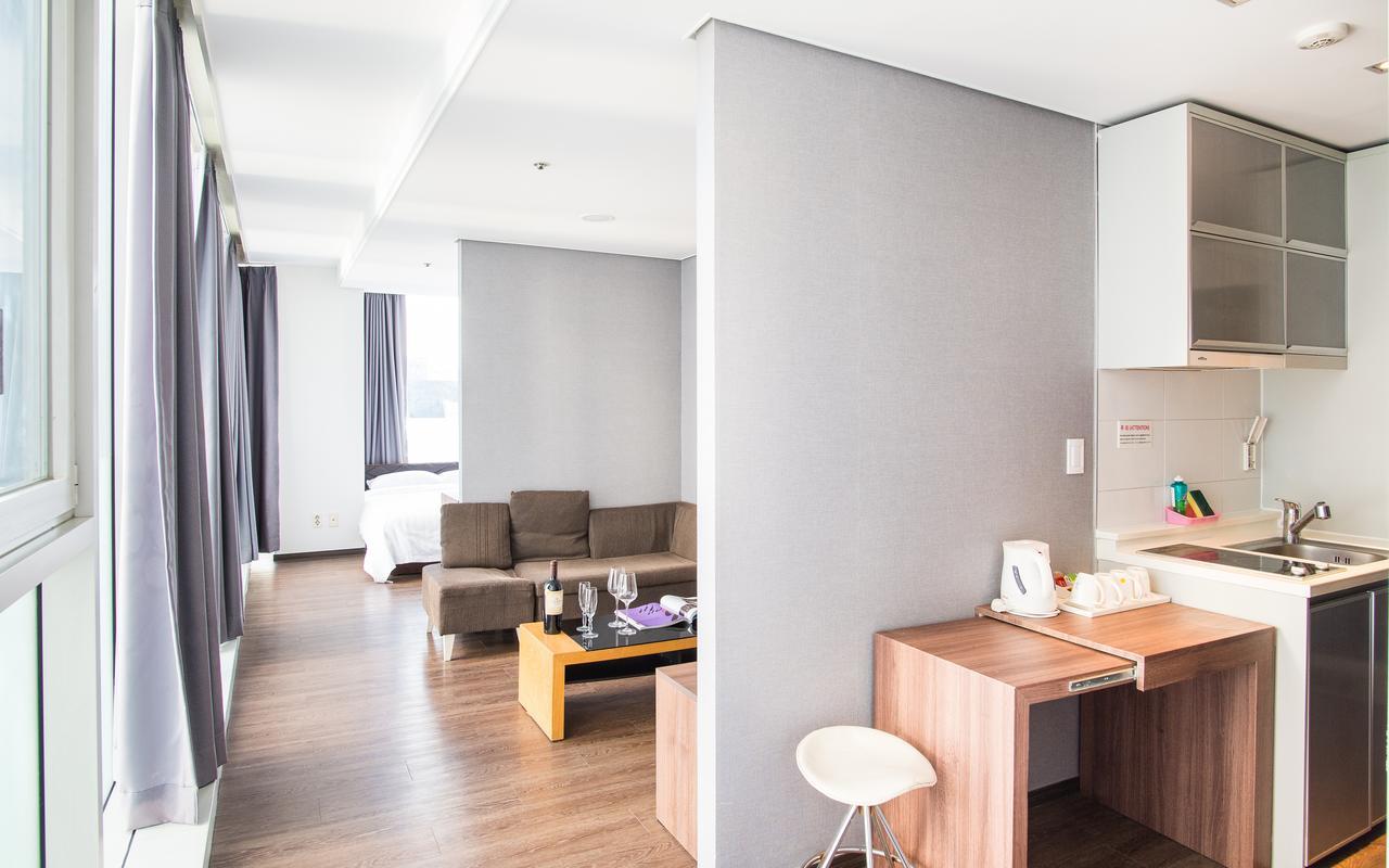 Hotel Arinus Shinchon Seoul Bagian luar foto