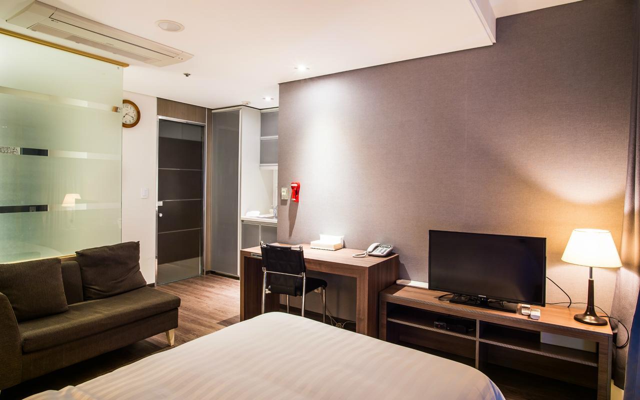 Hotel Arinus Shinchon Seoul Bagian luar foto